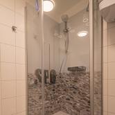 Raindance Dusche und moderne Amatur
