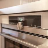 Moderner Backofen mit Pizza Modus 